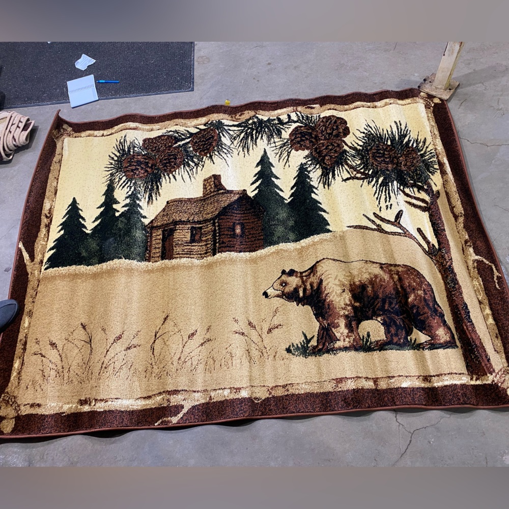 Brand new 5x8 lodge rug. Bear/woods theme